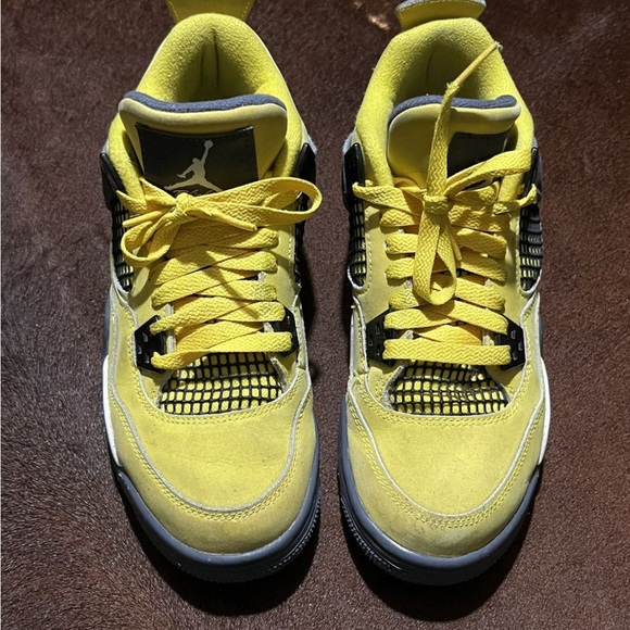 Jordan 4 Retro Lightning - Picture 1 of 7